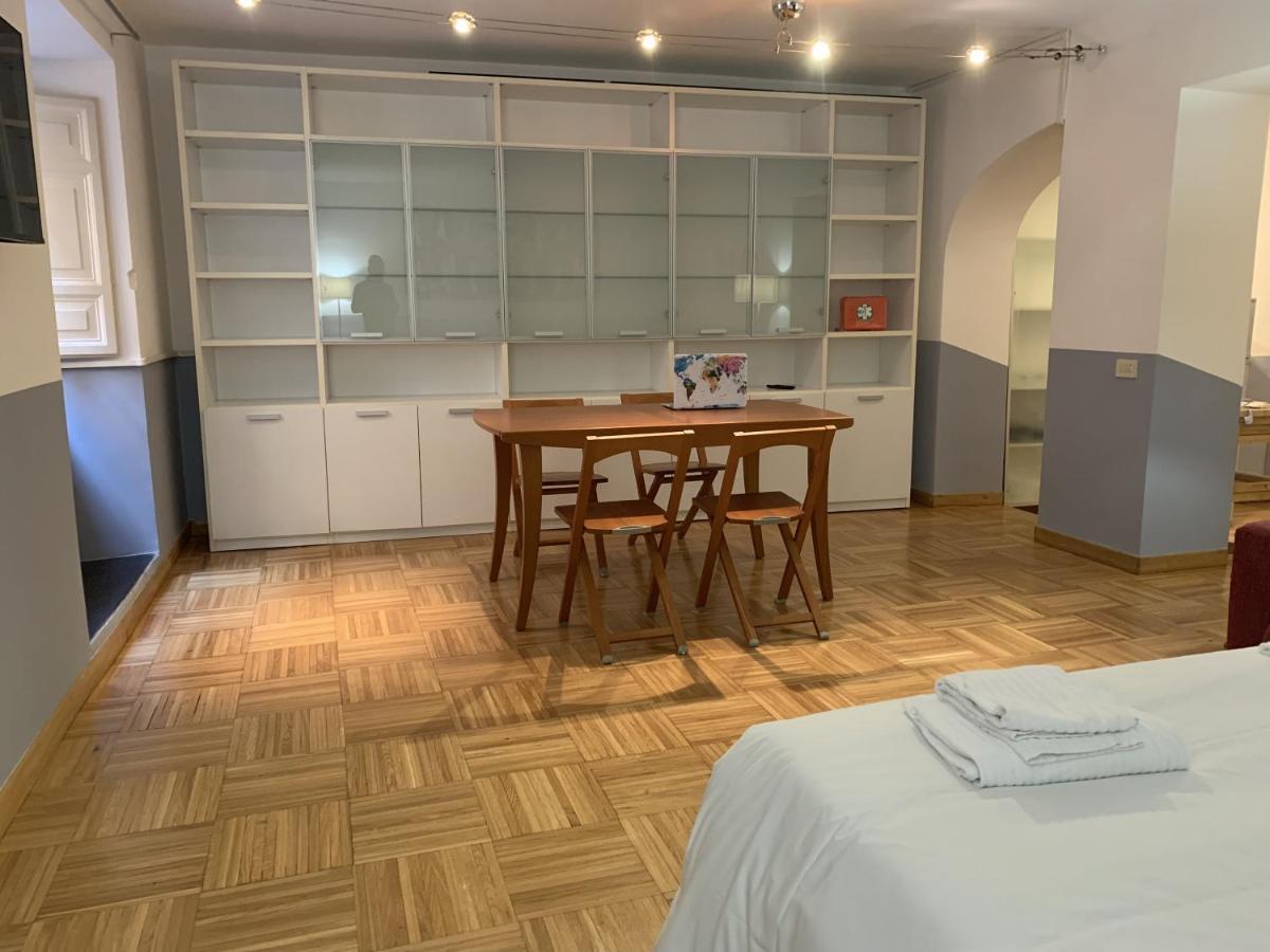 B&S Domus Colosseo Рим Экстерьер фото